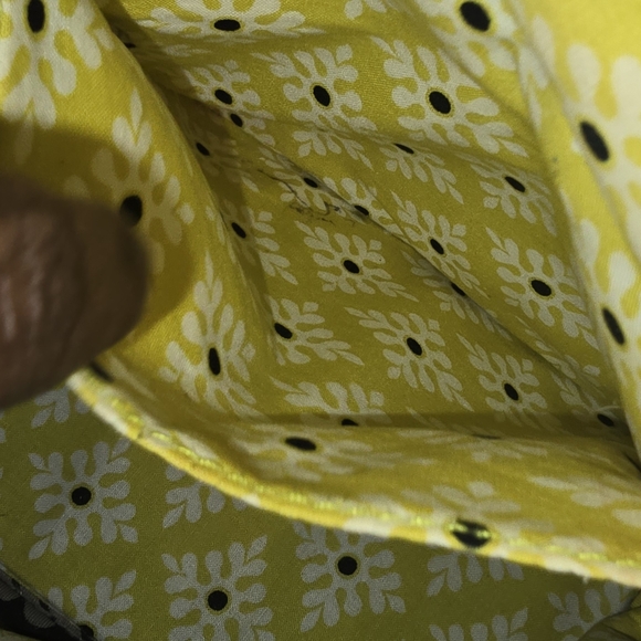 Vera Bradley Large Dome Zipper Shoulder. EUC - Picture 12 of 16